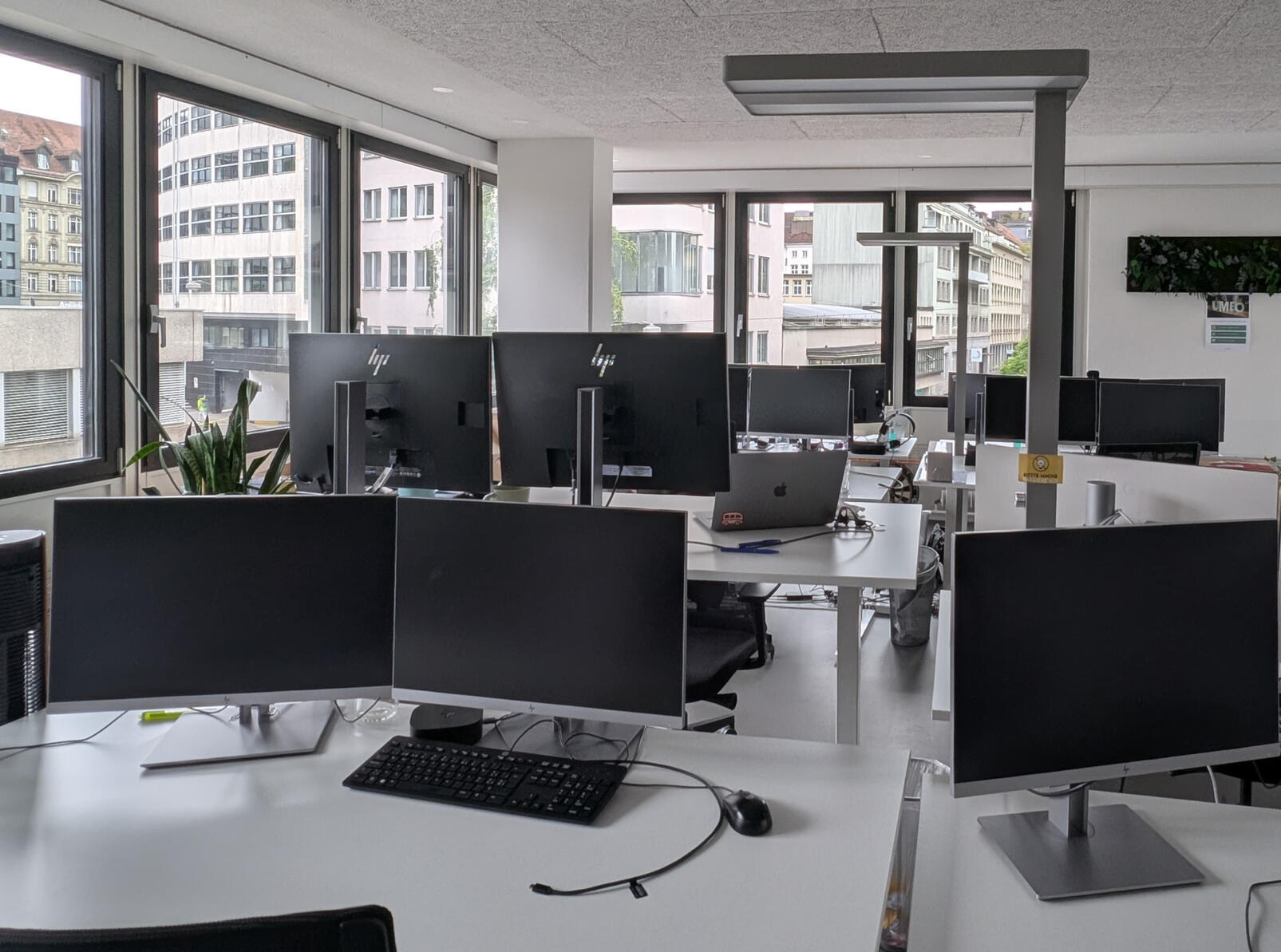 Bern Coworking - heller Raum Monitore Bern Coworking - heller Raum Monitore